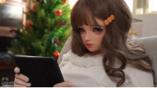 かわいい人形ほどひどく虐待する
